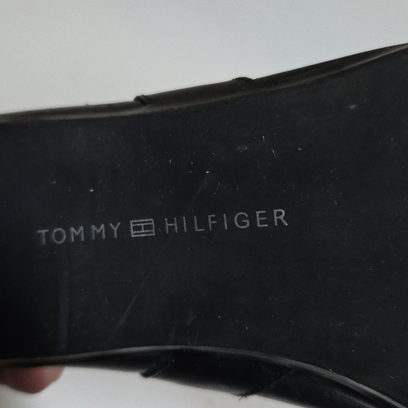 Sz 8 Tommy Hilfiger Black Leather Ankle Booties with Block Heel - Picture 7 of 9